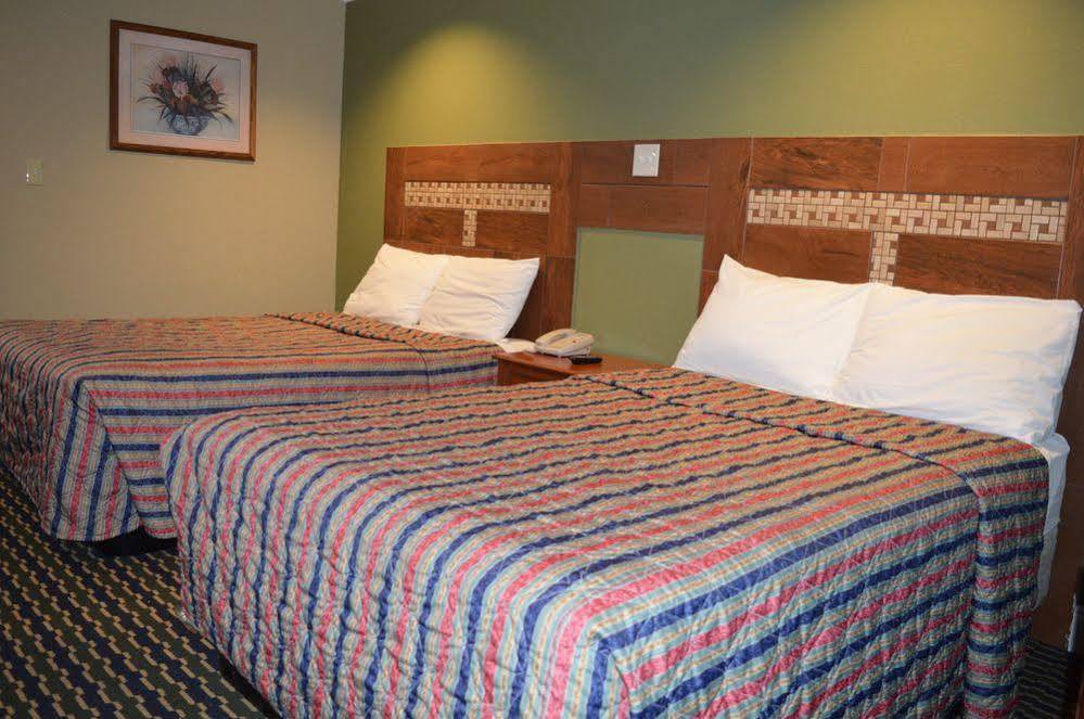 Budgetel Inn And Suites Raleigh Eksteriør bilde